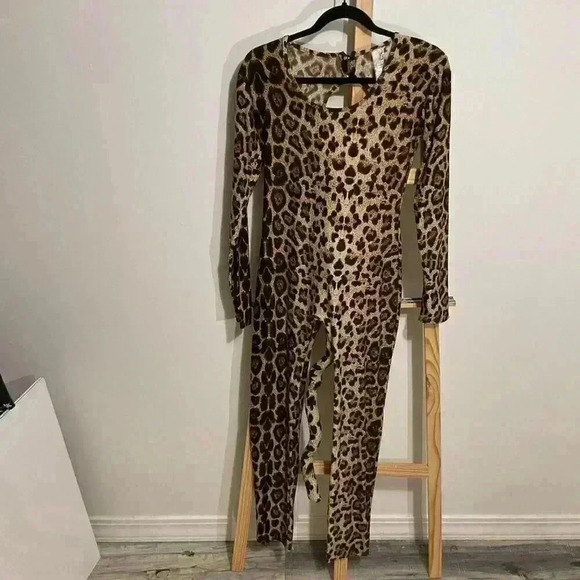 Spirit Halloween Women’s Leopard Costume Jumpsuit Size M/L tail and stretchy mat - Picture 1 of 14
